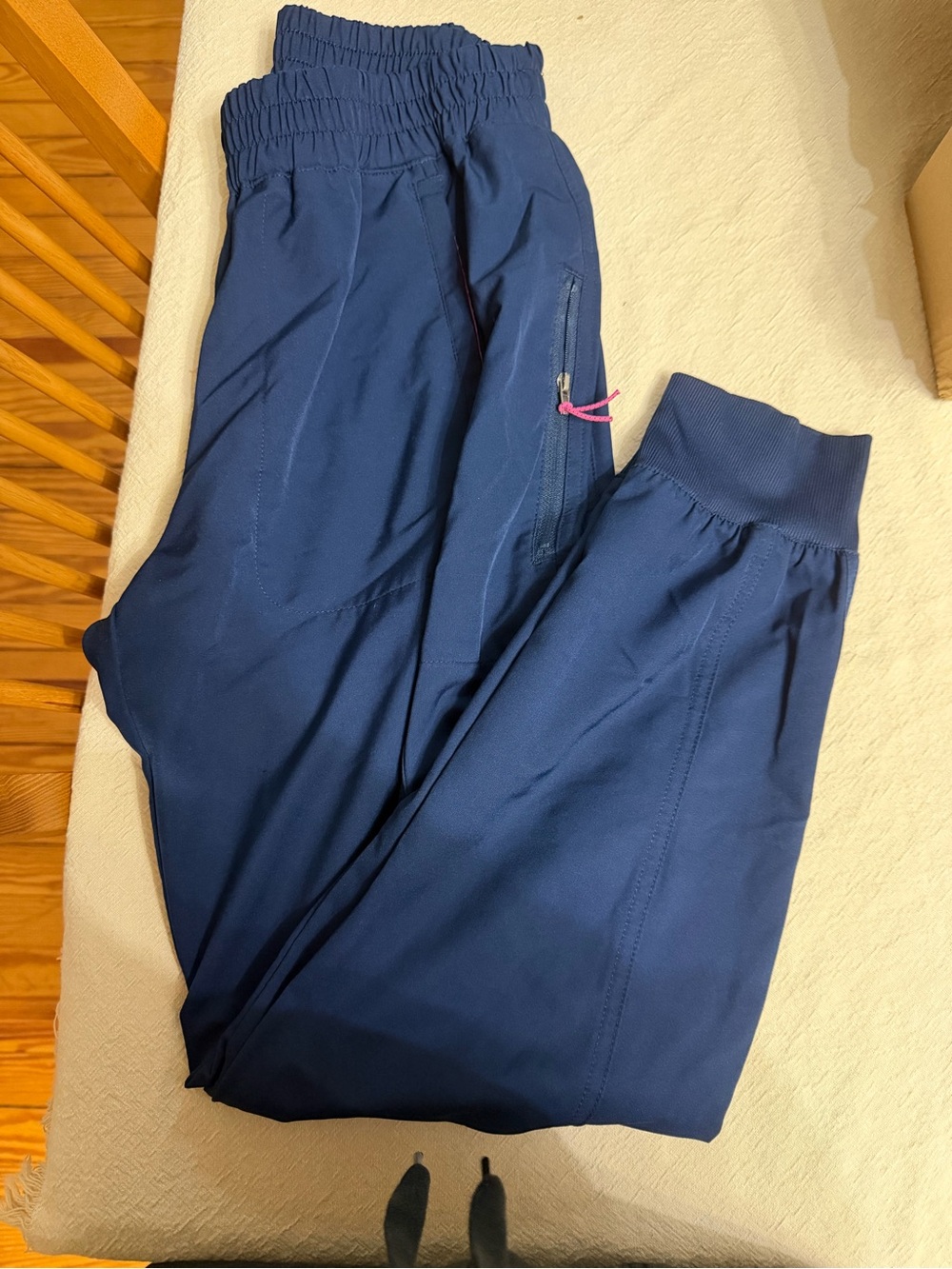 Women’s small Koi lite jogger scrub pant